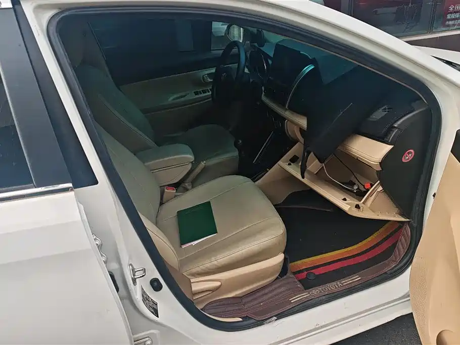 Toyota Vios 2015 — фото 8
