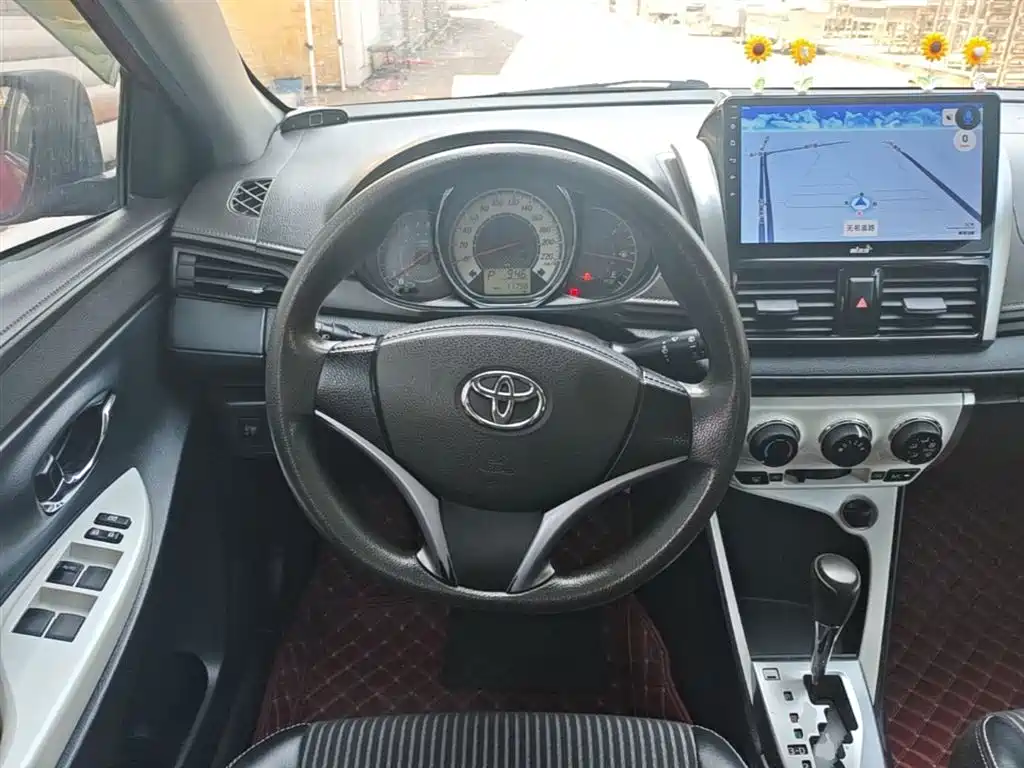 Toyota Yaris L 2015 — фото 7