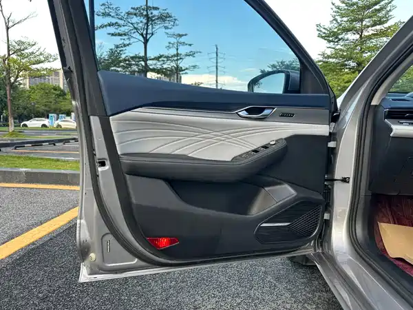 Geely Xingrui 2021