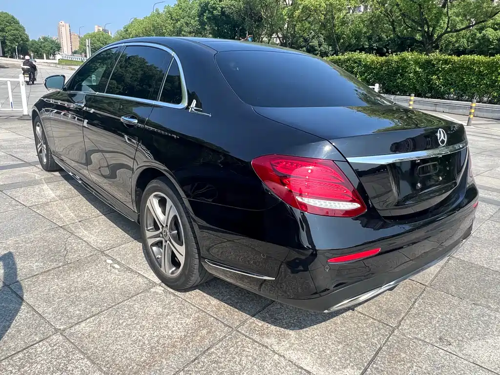 Mercedes-Benz E-Class 2020 — фото 10