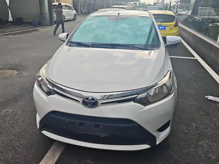 Toyota Vios 2015 — фото 2