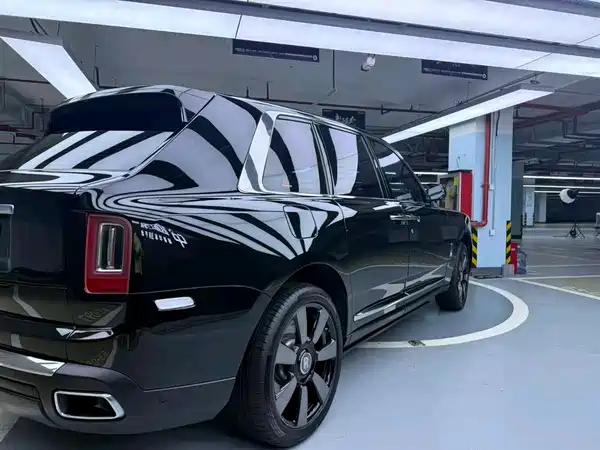 Rolls-Royce Cullinan 2024