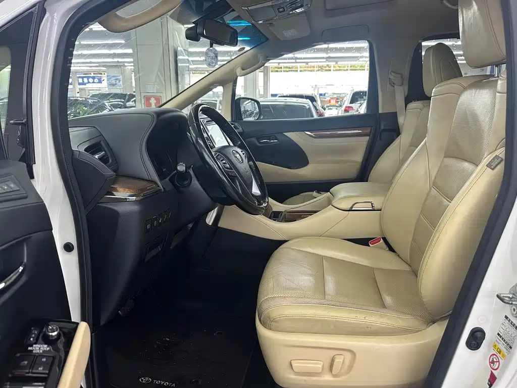 Toyota Alphard 2017 — фото 4