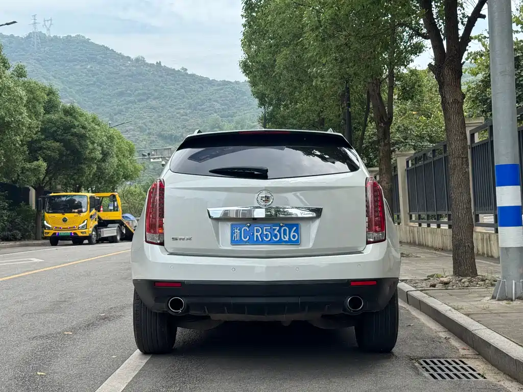 Cadillac SRX 2013 — фото 7