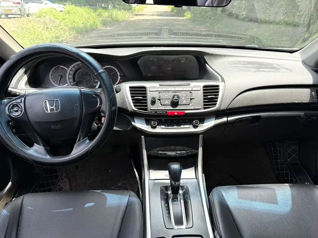 Honda Accord 2016 — фото 10
