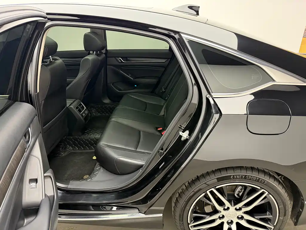Honda Accord 2022 — фото 16
