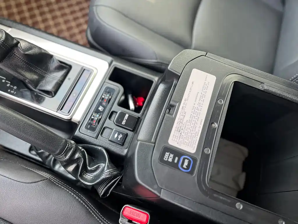 Toyota Prado 2019 — фото 12