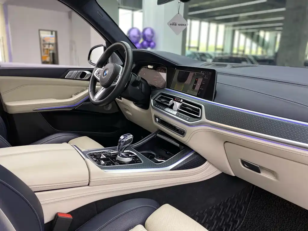 BMW X7 2021 — фото 9