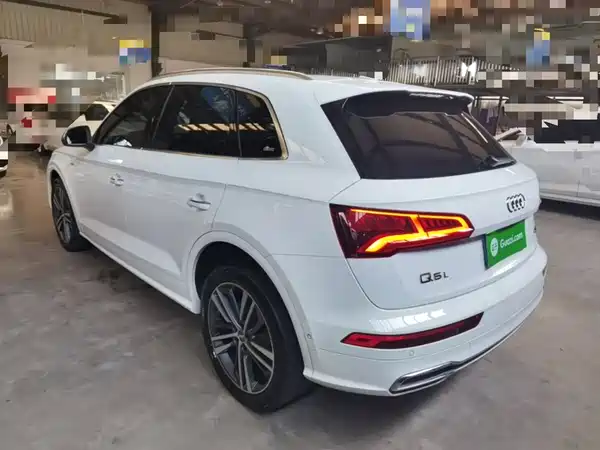 Audi Q5L 2020