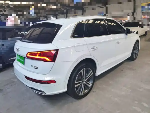 Audi Q5L 2020