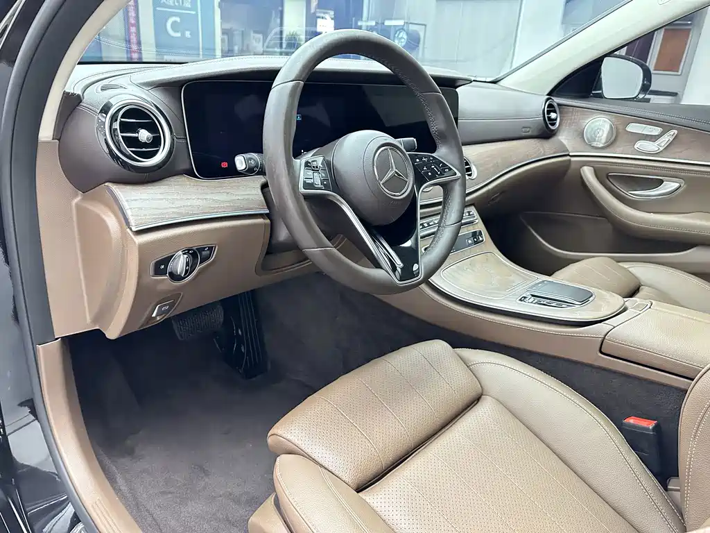Mercedes-Benz E-Class 2022 — фото 11