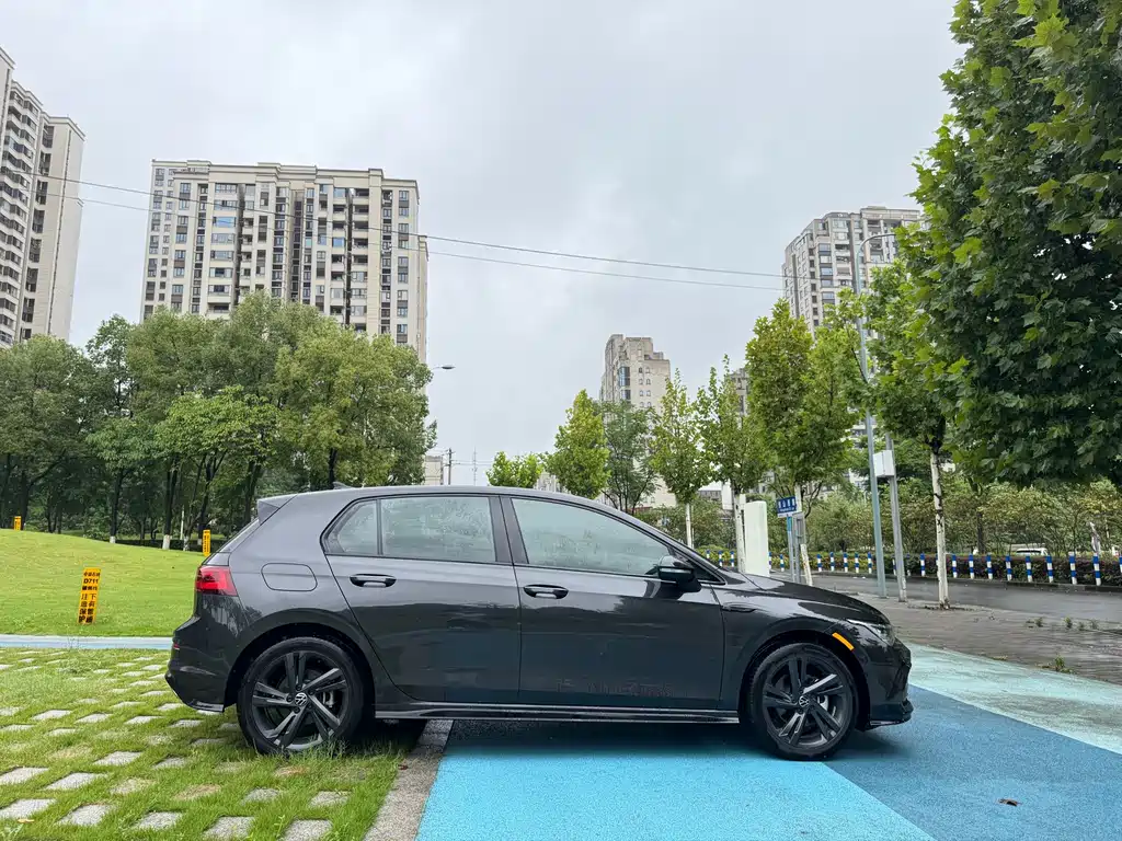 Volkswagen Golf 2023