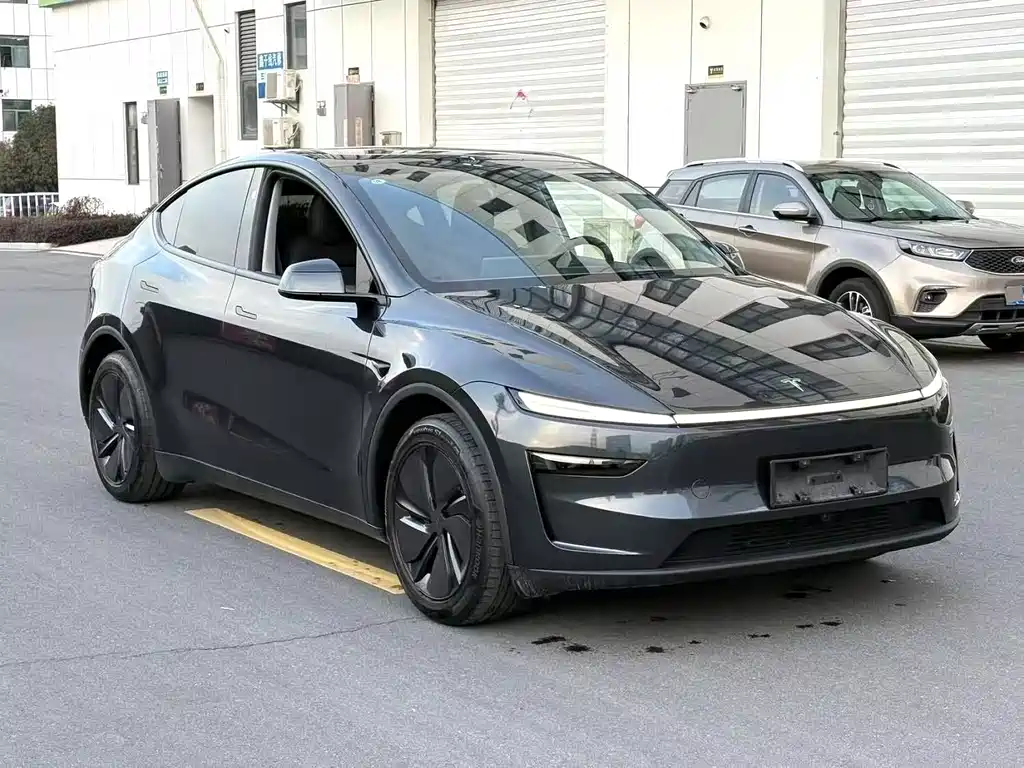 Tesla Model Y 2025 — фото 3
