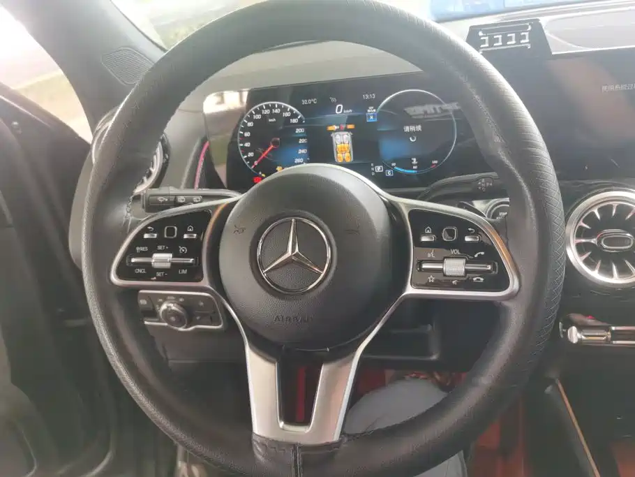 Mercedes-Benz GLB 2023 — фото 15