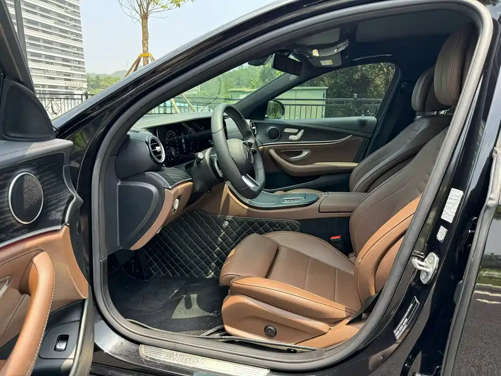 Mercedes-Benz E-Class 2022 — фото 4