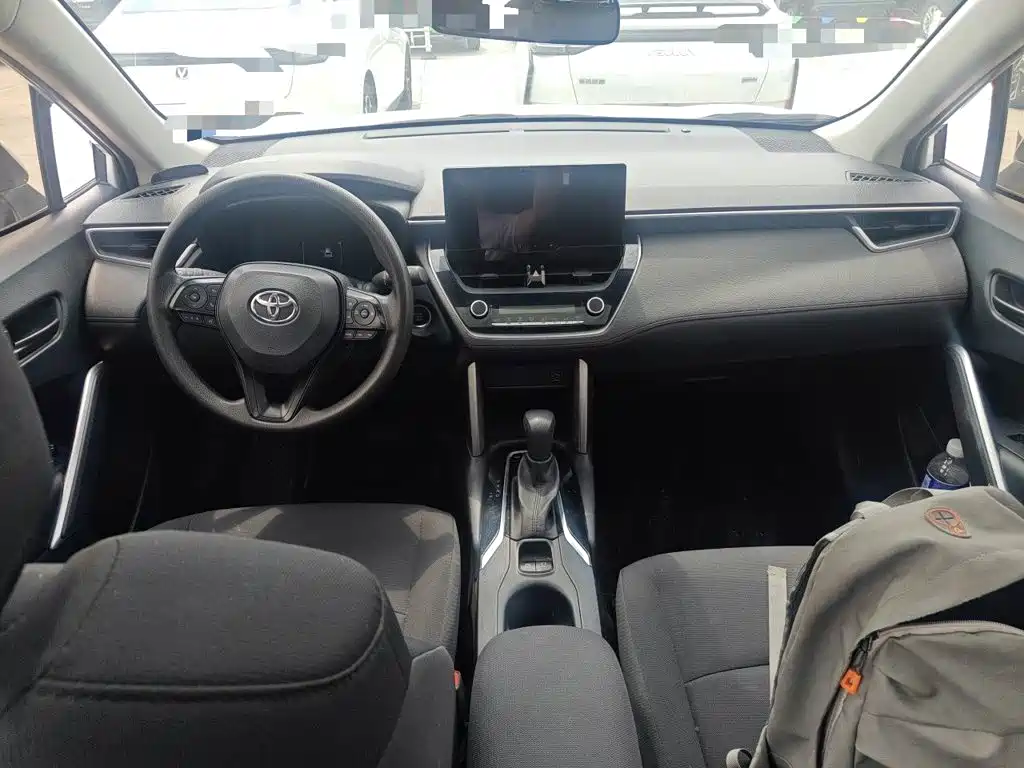 Toyota Corolla Cross 2023 — фото 13