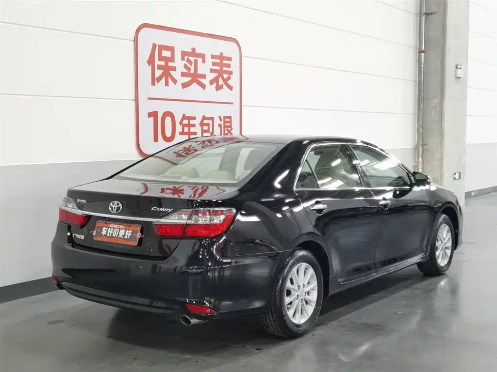 Toyota Camry 2015 — фото 2