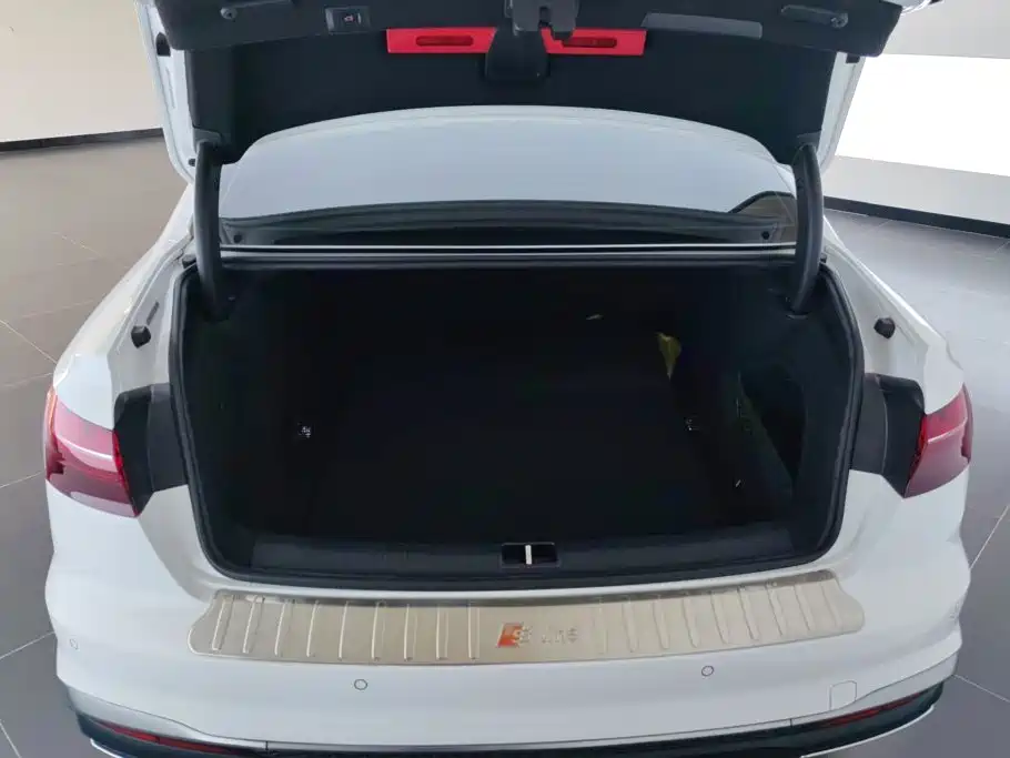 Audi A4L 2021