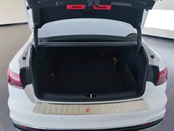 Audi A4L 2021