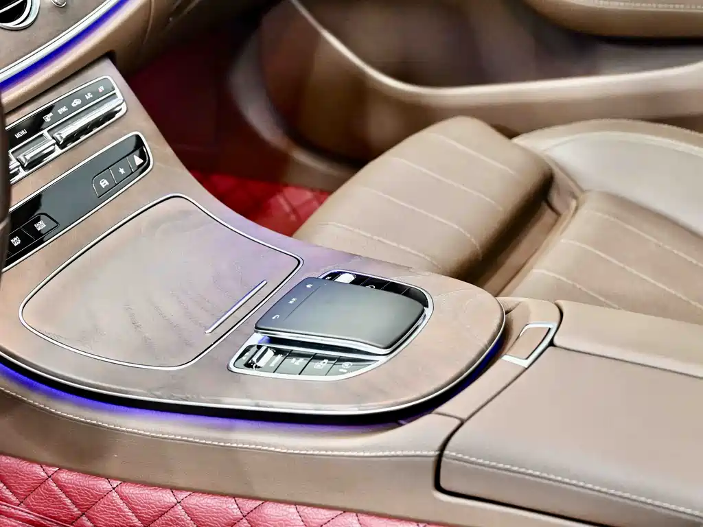 Mercedes-Benz E-Class 2022 — фото 34