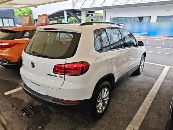 Volkswagen Tiguan 2015