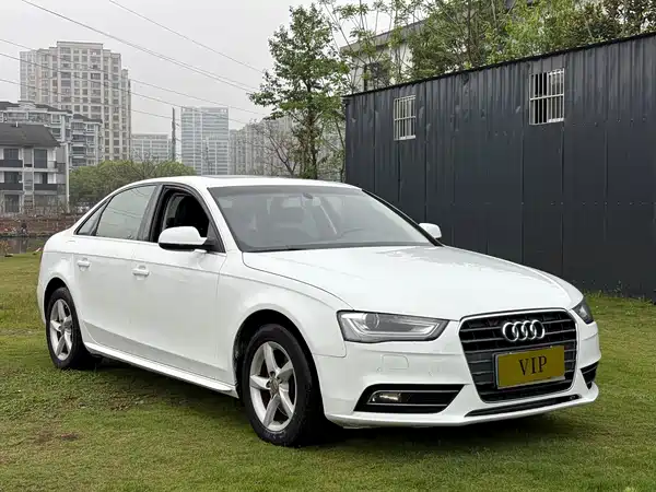Audi A4L 2015