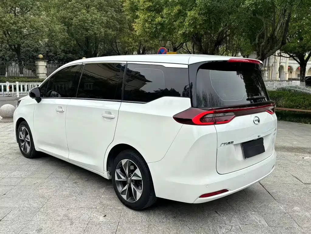 GAC Motor Trumpchi M6 2022 — фото 15