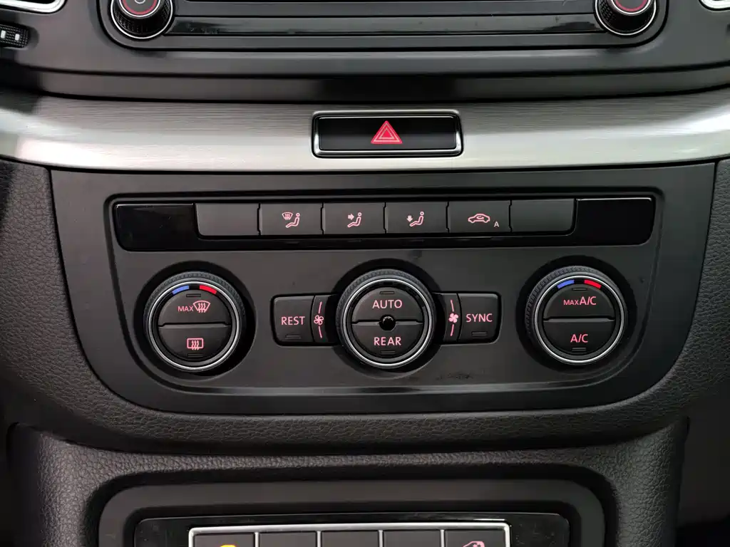 Volkswagen Sharan 2017 — фото 28