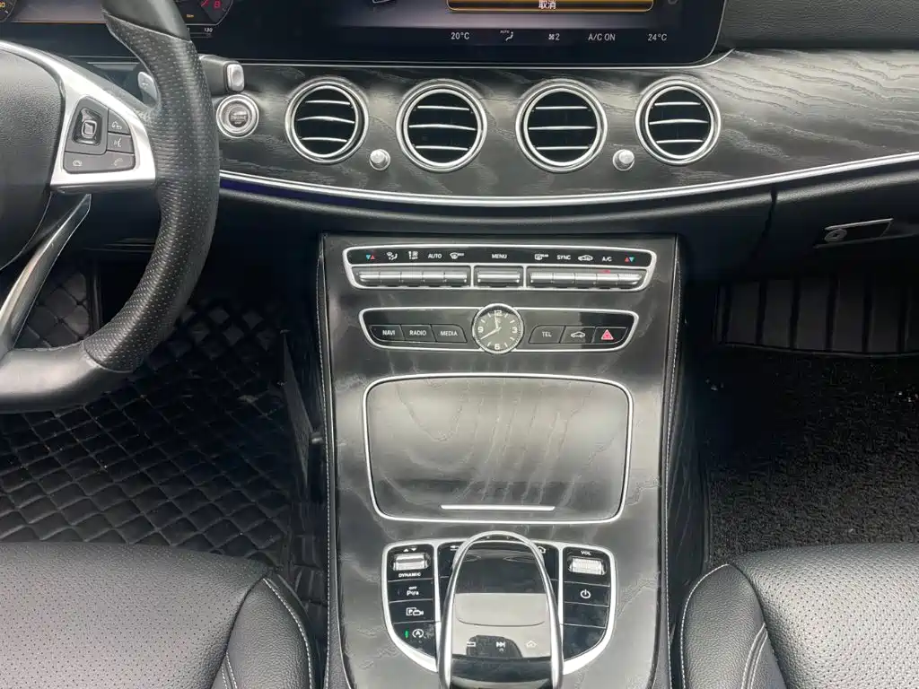 Mercedes-Benz E-Class 2018 — фото 12