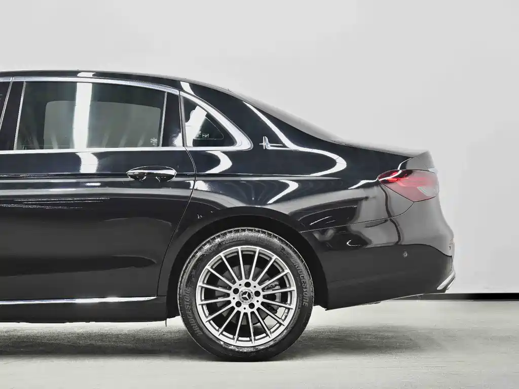 Mercedes-Benz E-Class 2022 — фото 27