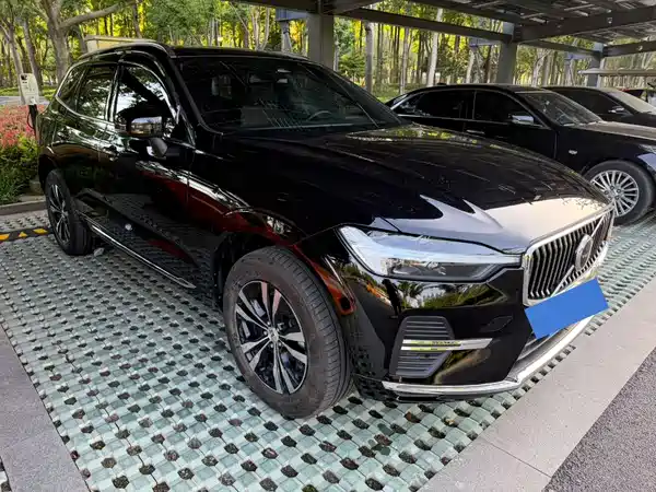 Volvo XC60 2025