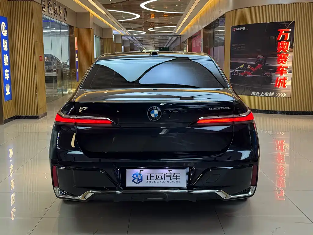 BMW i7 2023 — фото 6