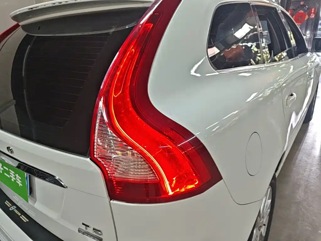 Volvo XC60 2016 — фото 8