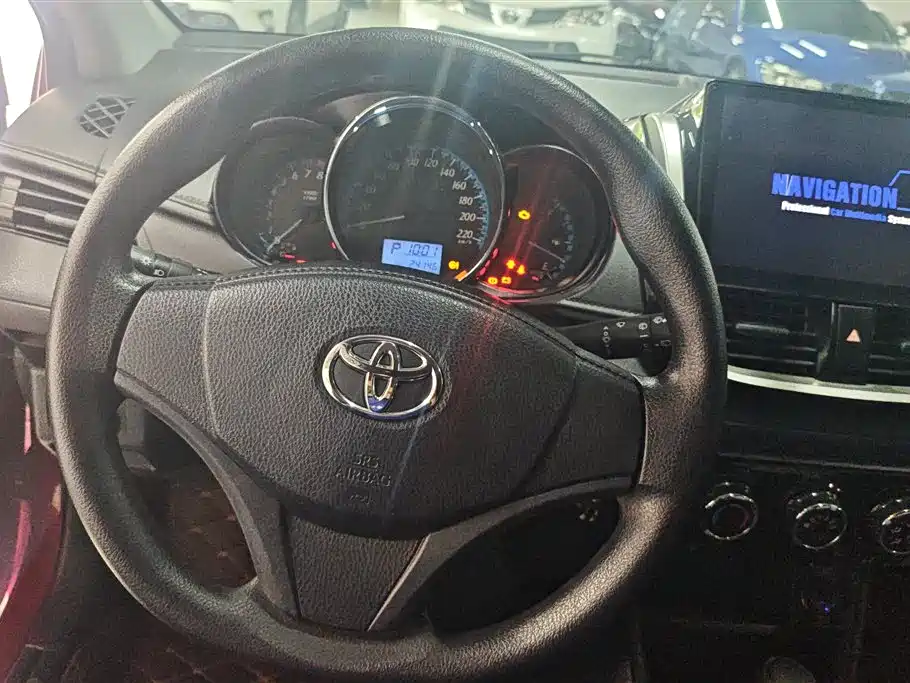 Toyota Yaris L 2018 — фото 15