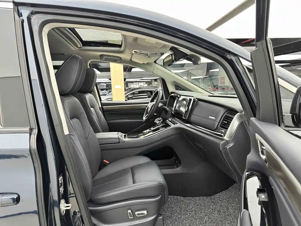 GAC Motor Trumpchi M8 2021 — фото 5