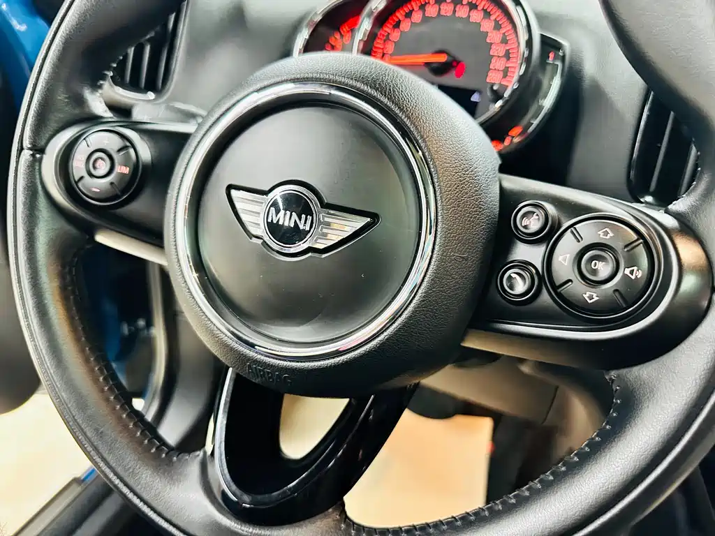 MINI Countryman 2017 — фото 47