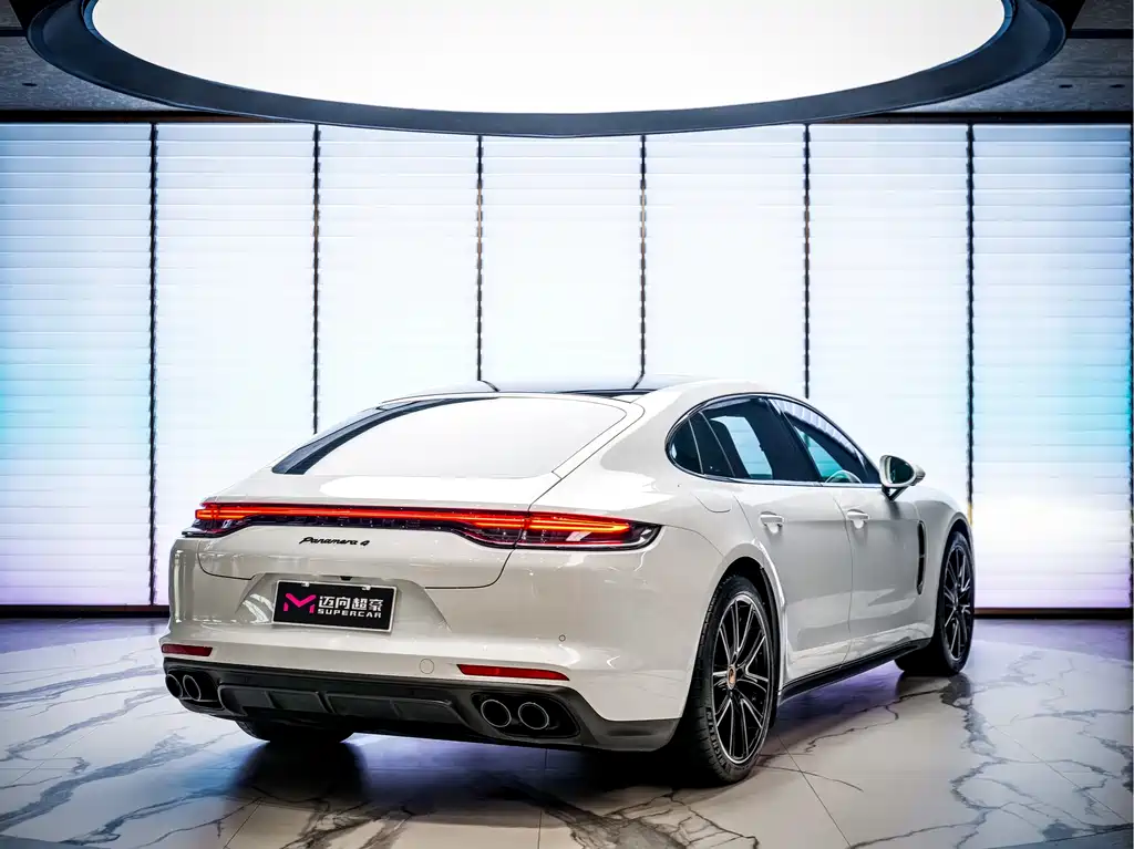 Porsche Panamera 2023