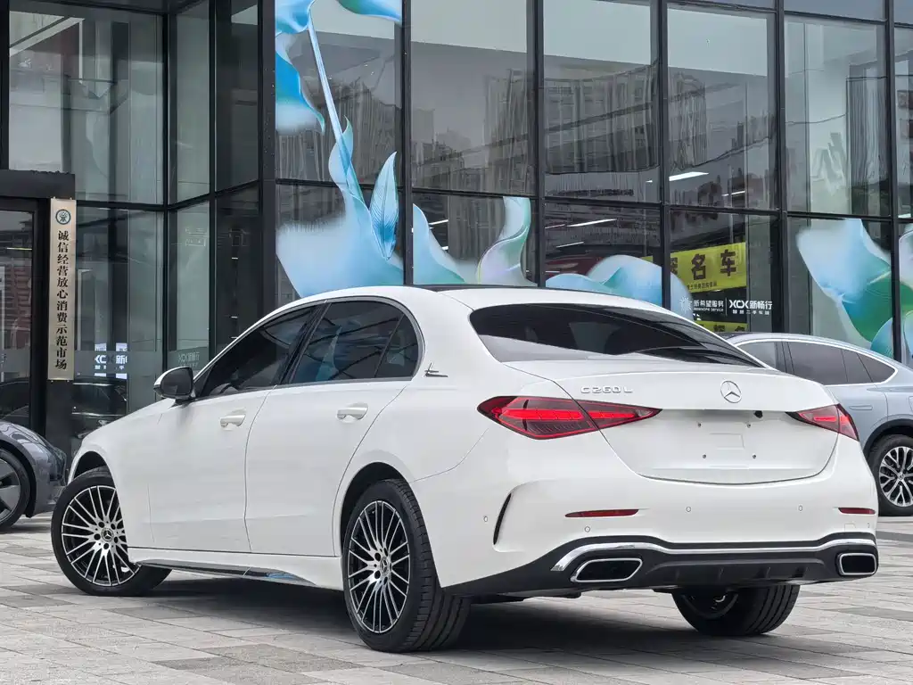 Mercedes-Benz C-Class 2024