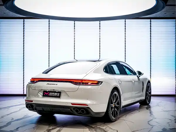 Porsche Panamera 2023