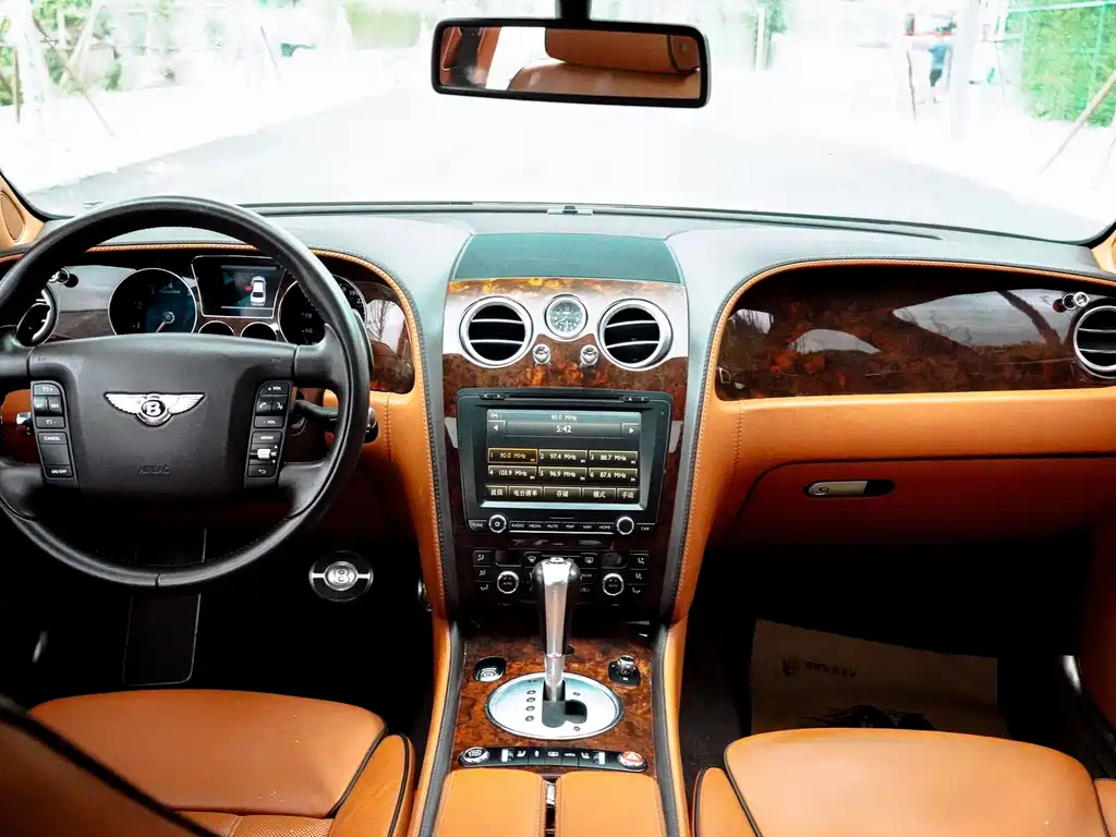 Bentley Flying Spur 2013 — фото 4