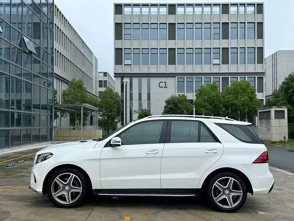 Mercedes-Benz GLE 2017