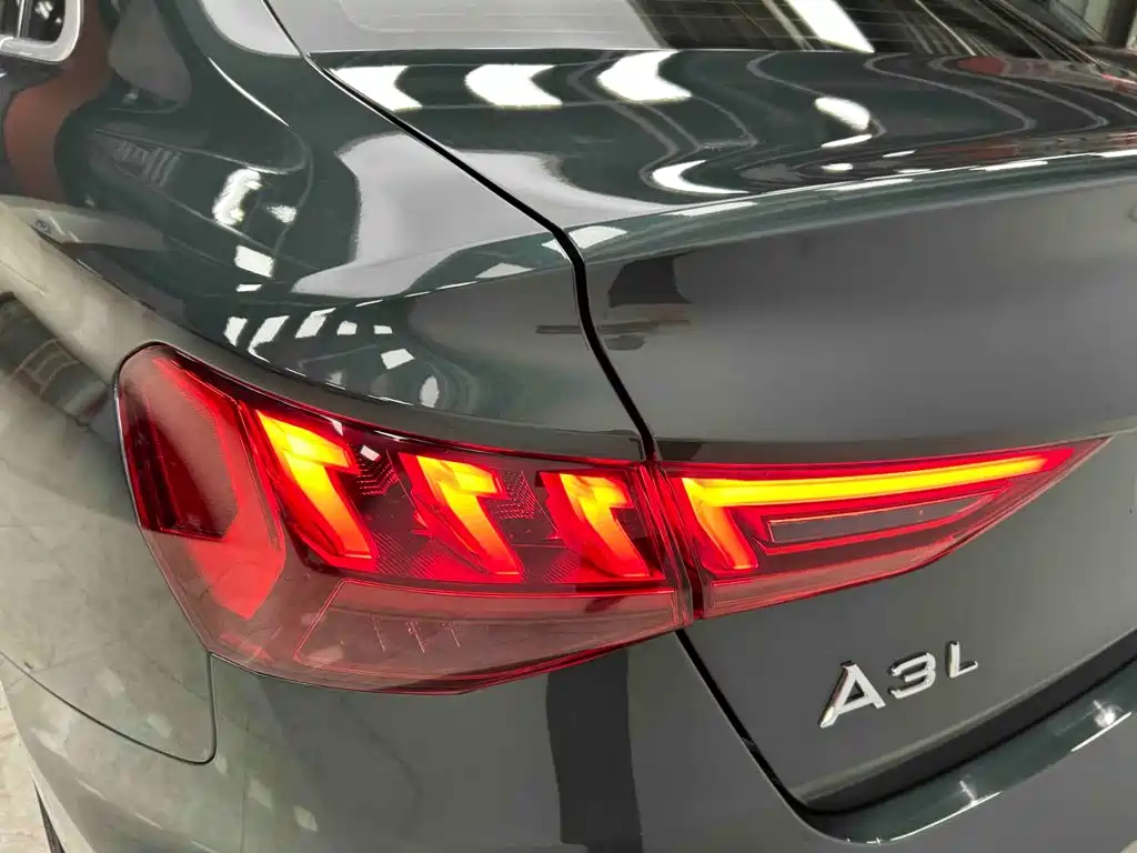 Audi A3 2023 — фото 18