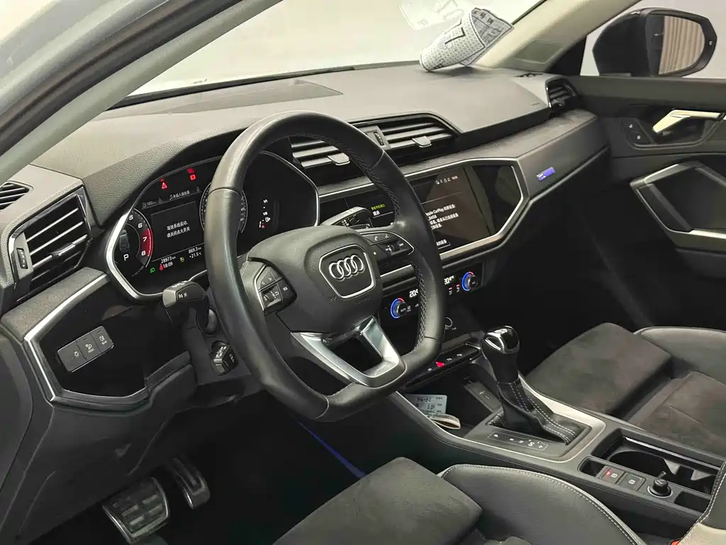 Audi Q3 2022 — фото 13
