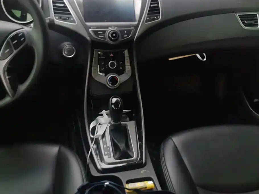 Hyundai Elantra Langdong 2017 — фото 16