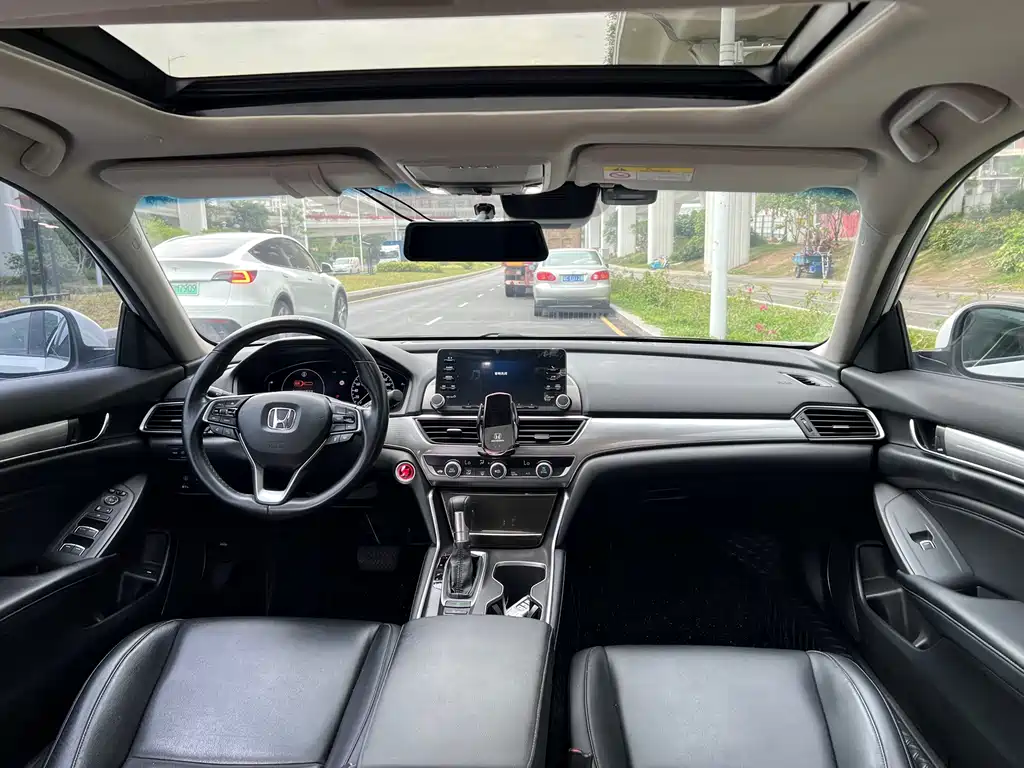 Honda Accord 2020 — фото 15