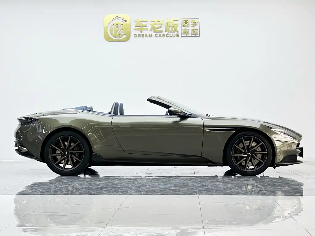 Aston Martin DB11 2023 — фото 7
