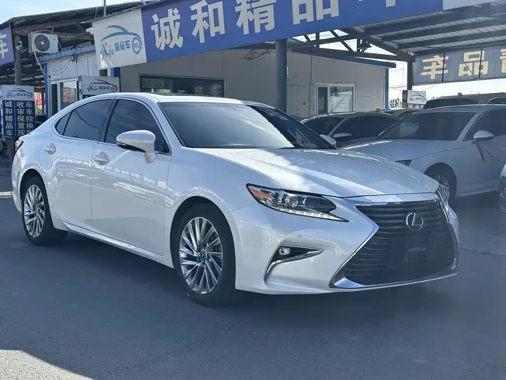 Lexus ES 2017 — фото 3