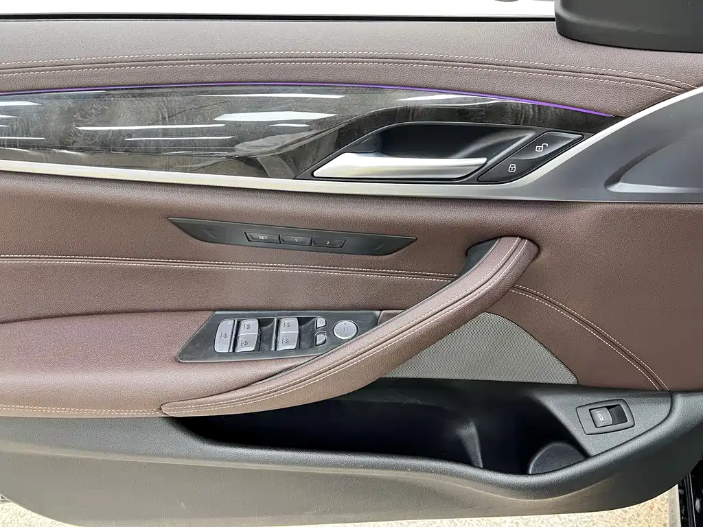 BMW 5 Series 2022 — фото 15