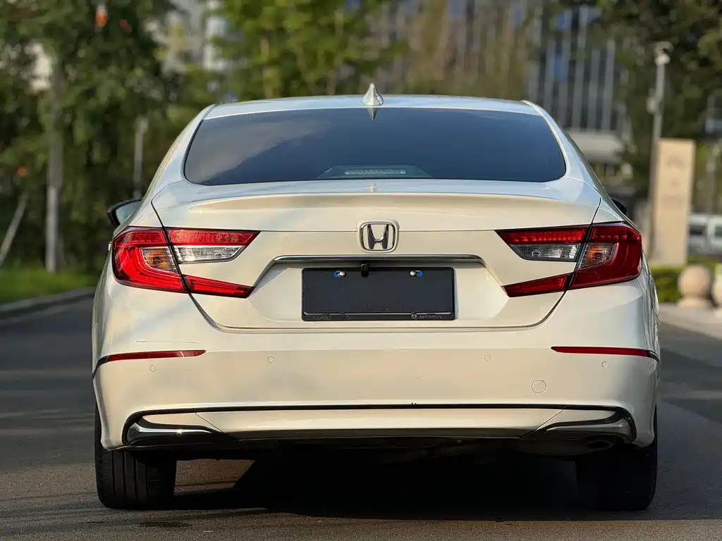 Honda Accord 2019 — фото 8