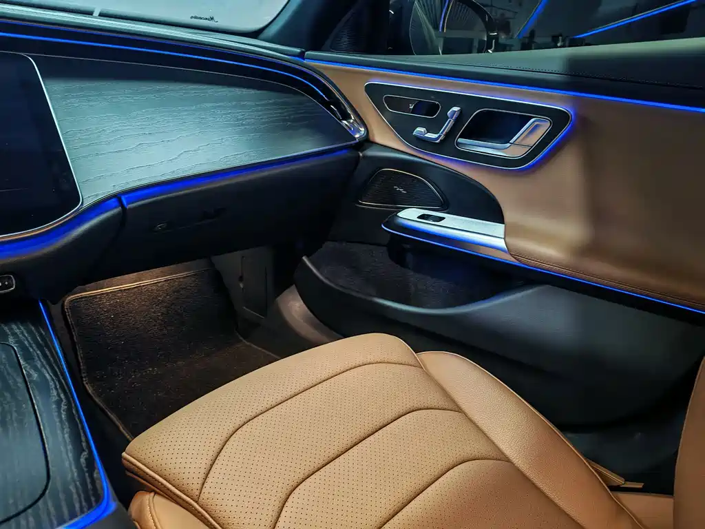 Mercedes-Benz E-Class 2024 — фото 10